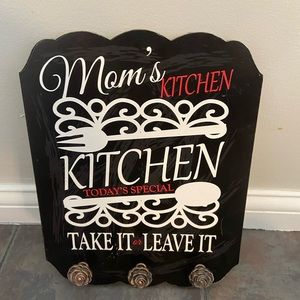 Mom’s Kitchen Decorative Key/Apron Hanger Artwork